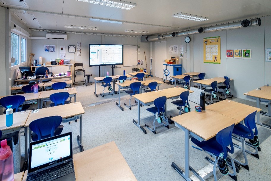 Désamiantage_d'une_salle_de_classe_modulaire_unité_1_Losberger_De_Boer.jpg