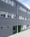 Dreistöckige Schule in Modulbauweise