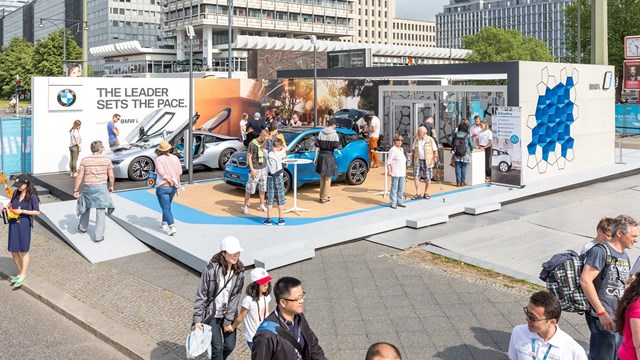Cyclone Losberger De Boer BMW presentation 