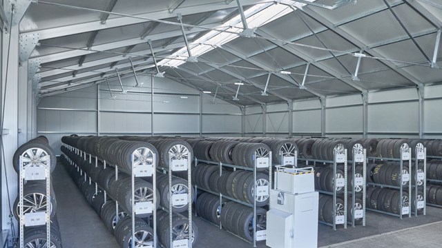 Leichtbauhalle Induflex Reifenlager