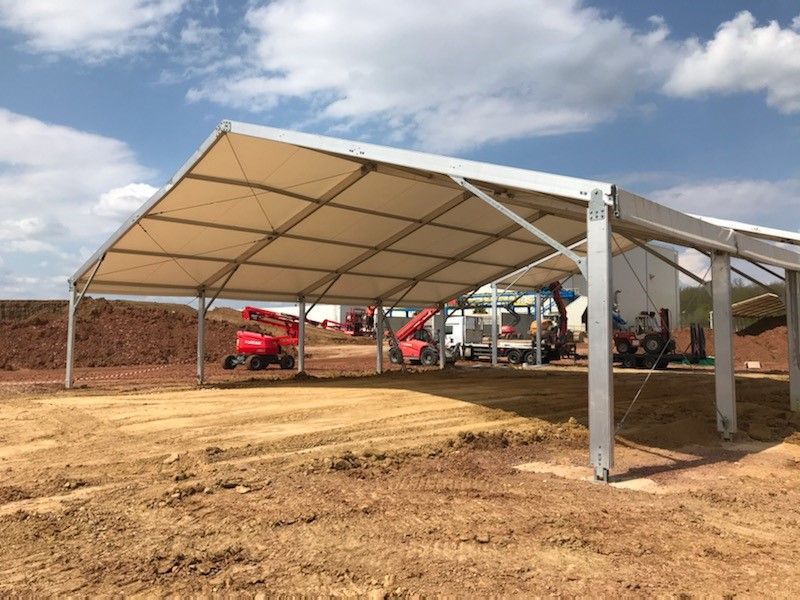 Auvent de stockage avec toiture en toile